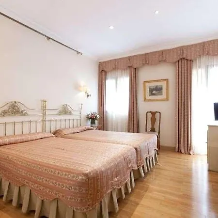 Dona Maria Hotel 4*