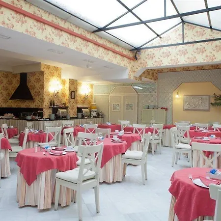 Dona Maria Hotel 4*
